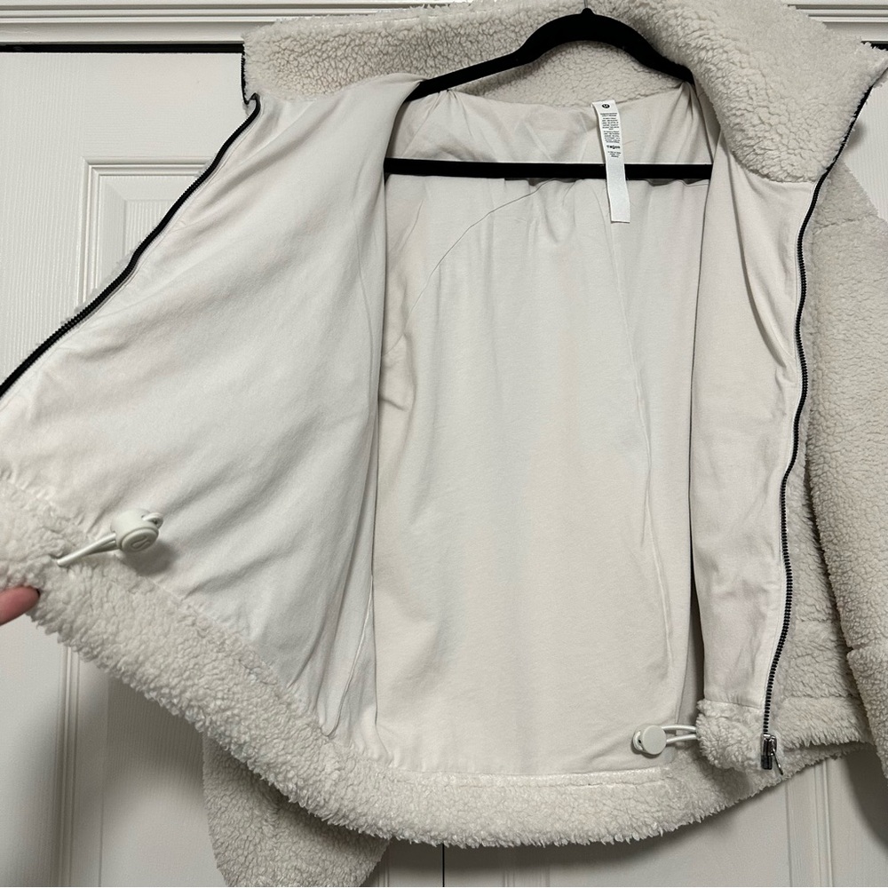 Lululemon Cinchable Fleece Zip Up Jacket in Bone Size 10 EUC - Picture 6 of 12